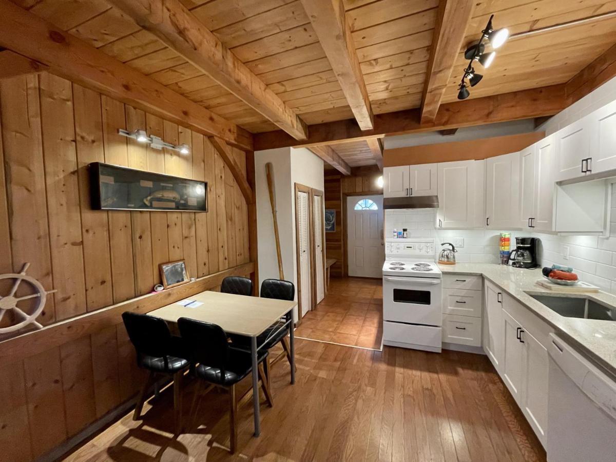 Waterfront Timber Frame Cottage! Юклулет Экстерьер фото