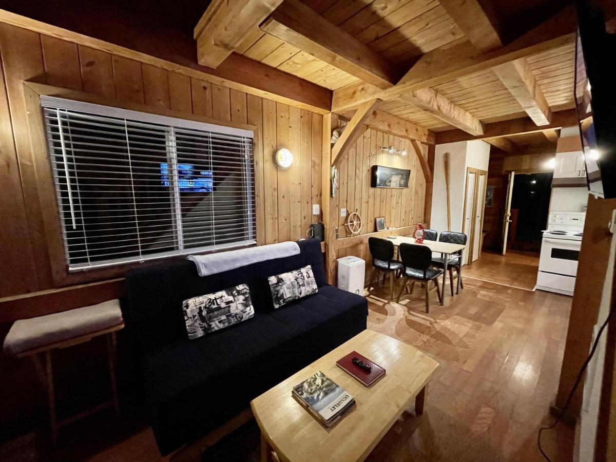 Waterfront Timber Frame Cottage! Юклулет Экстерьер фото