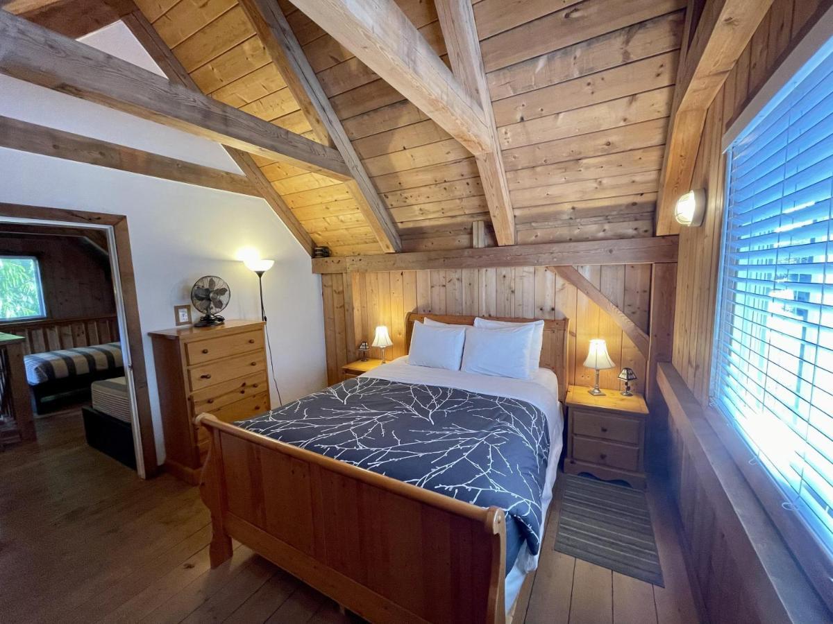 Waterfront Timber Frame Cottage! Юклулет Экстерьер фото
