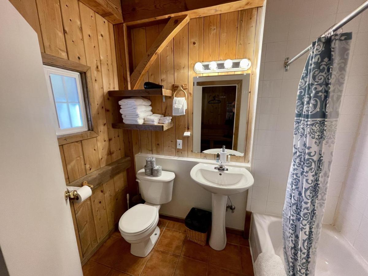 Waterfront Timber Frame Cottage! Юклулет Экстерьер фото