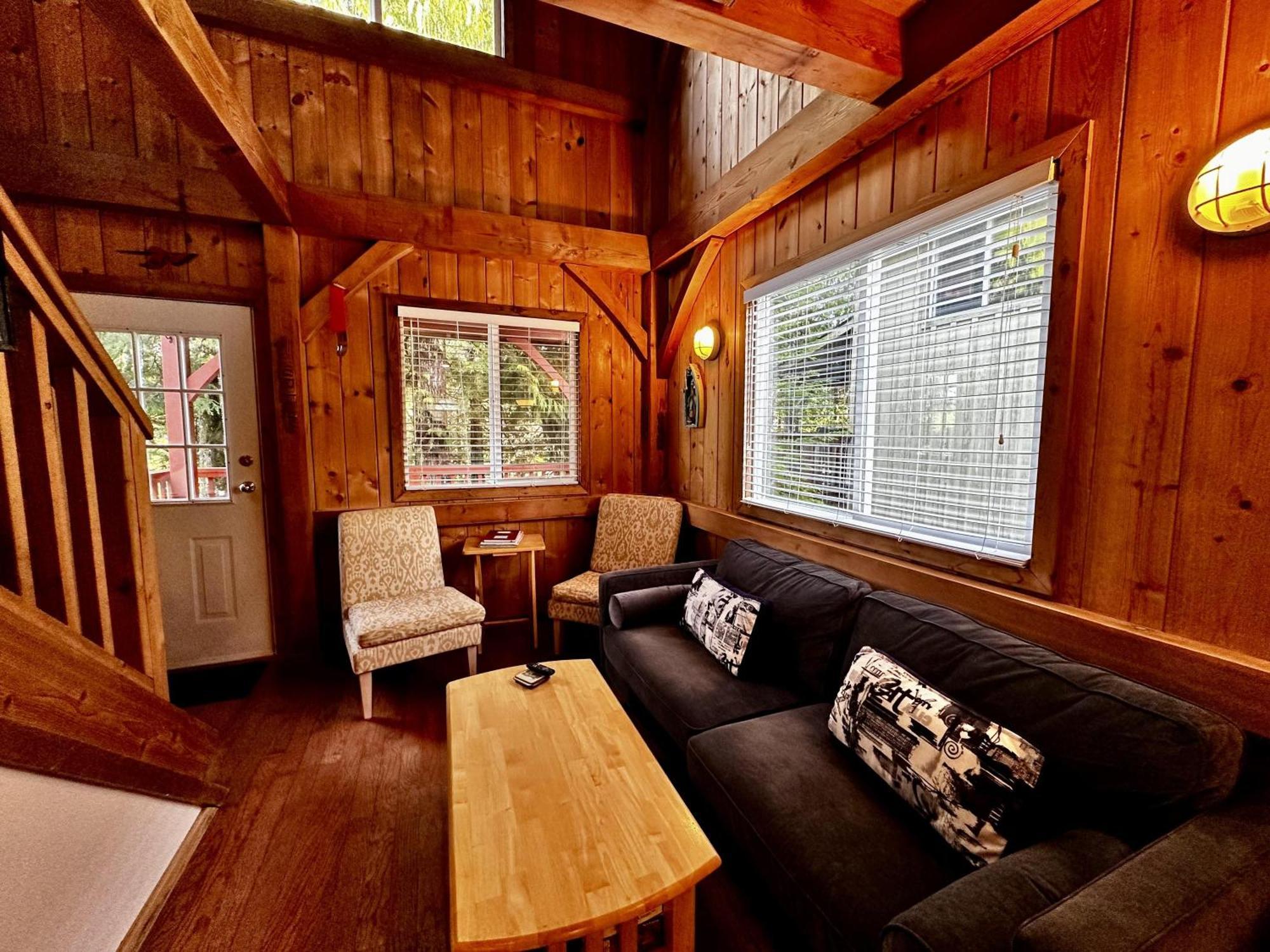 Waterfront Timber Frame Cottage! Юклулет Экстерьер фото