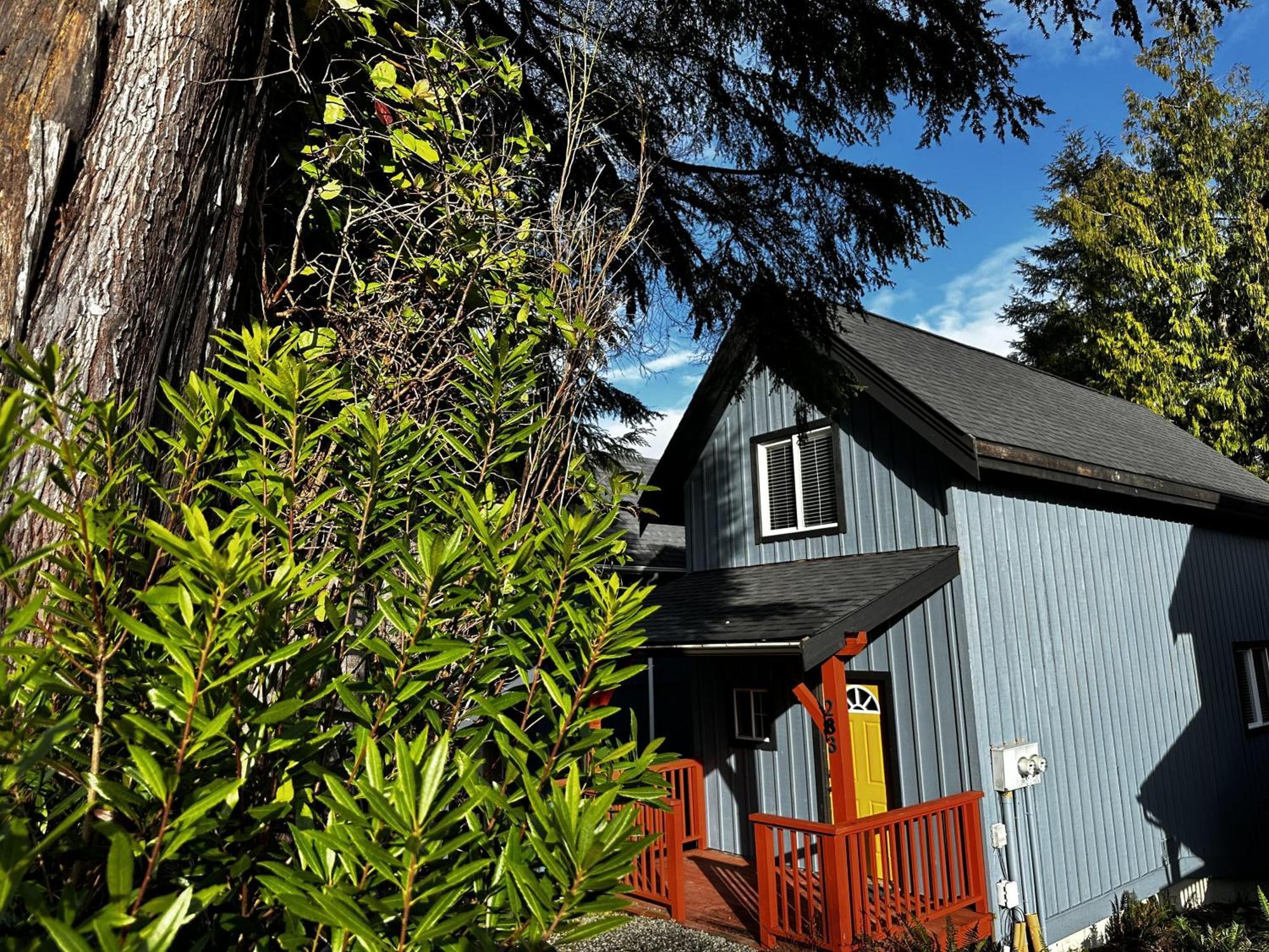 Waterfront Timber Frame Cottage! Юклулет Экстерьер фото