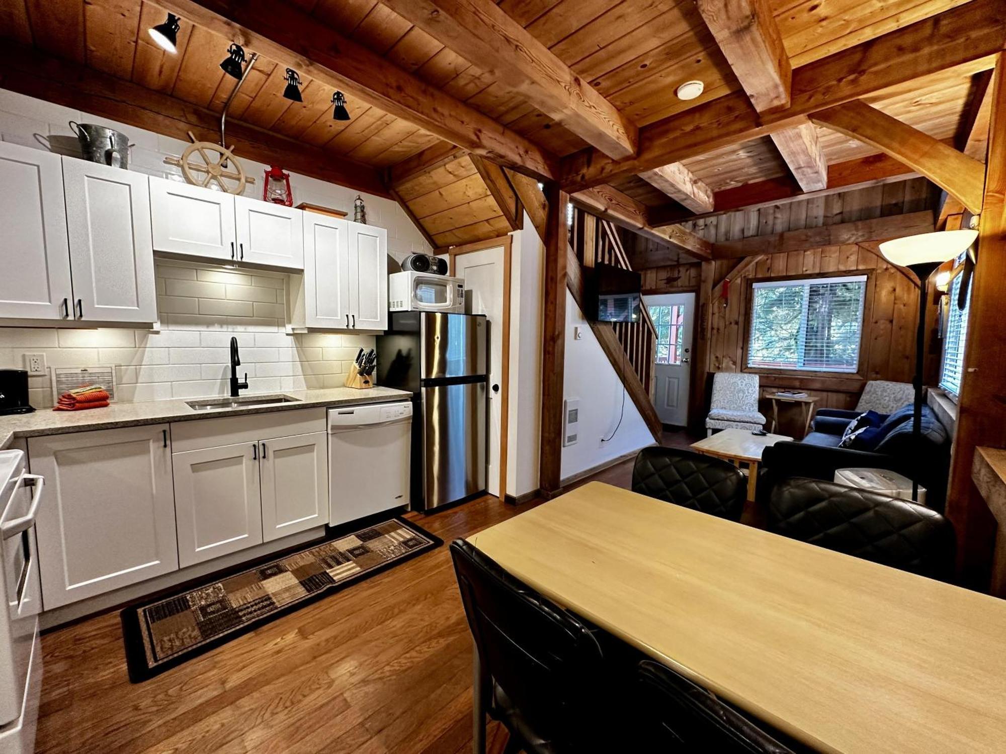 Waterfront Timber Frame Cottage! Юклулет Экстерьер фото